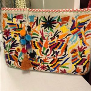 Multi-color clutch